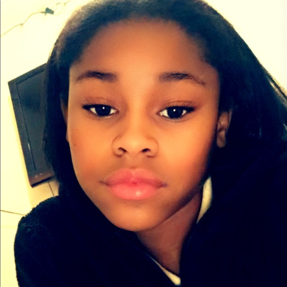 Meet your Posher, Amora - Picture 1 of 1